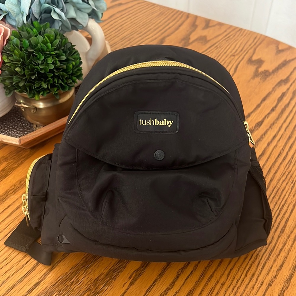 Tushbaby Hip Carrier in Black